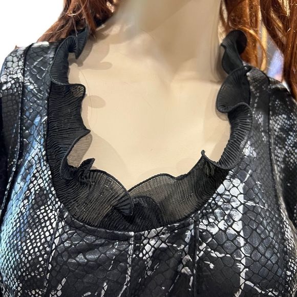 Frank Lyman size 10 dress - snakeskin - ruffled collar / stunning formal event - Picture 2 of 6